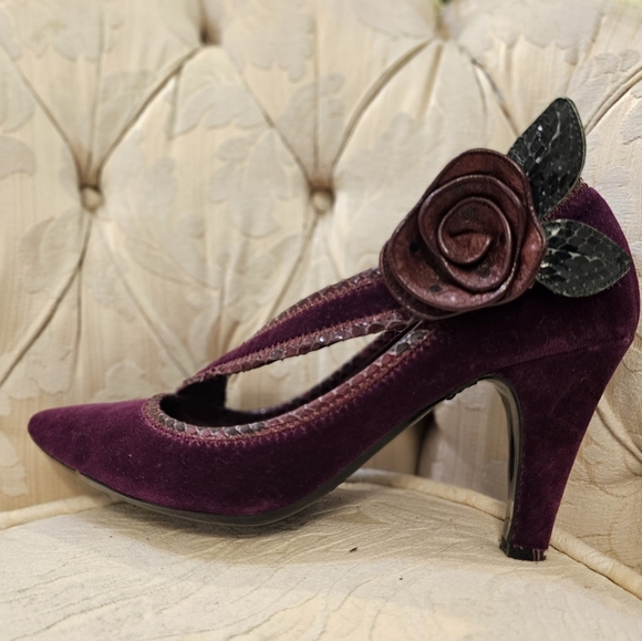 Invintage velvet with leather accent Mark jacobs shoes - Picture 9 of 9